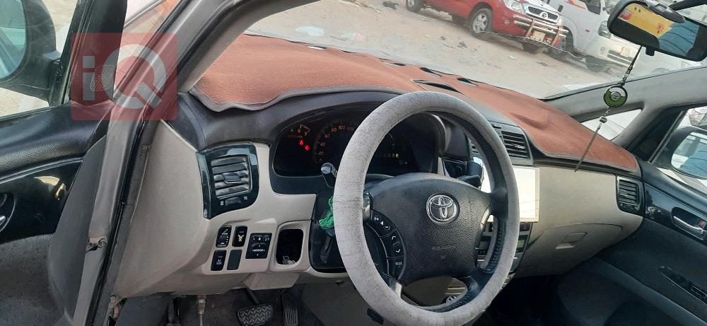 Toyota Ipsum